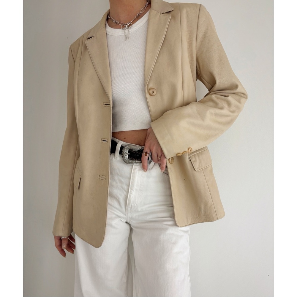 Vintage 90s Danier cream / light beige blazer leather jacket